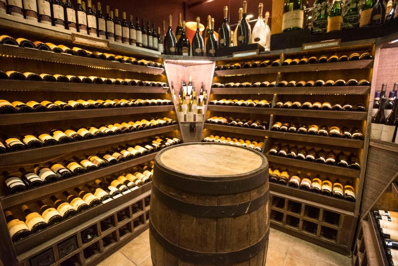 Royal Boutique Savassi Hotel بيلو هورزونتي المظهر الخارجي الصورة Wine cellar