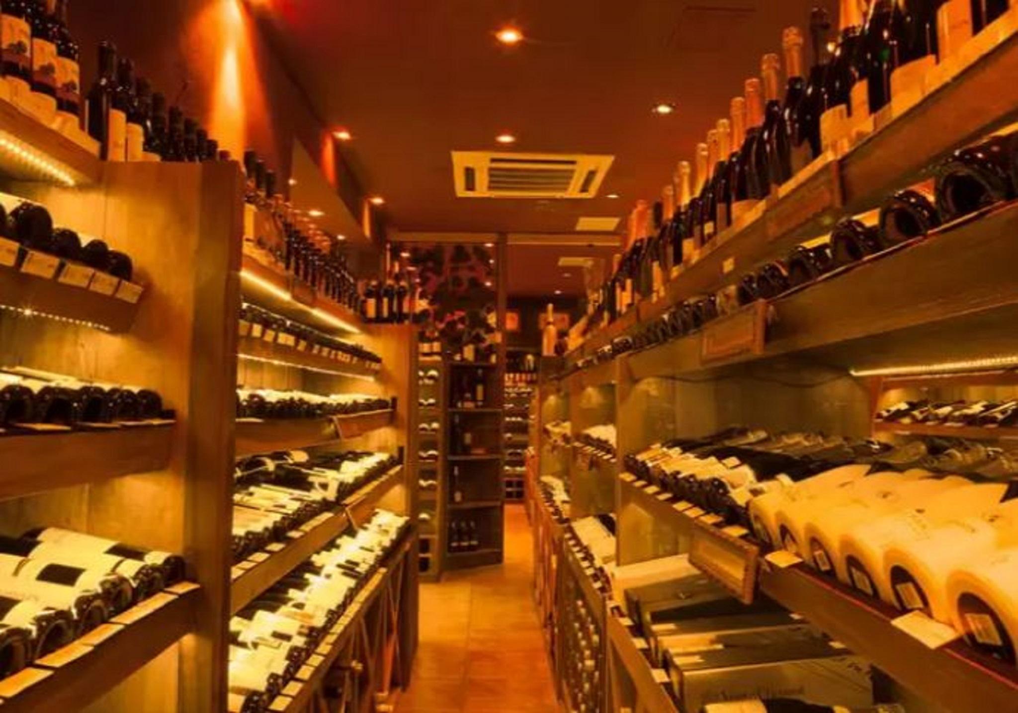 Royal Boutique Savassi Hotel بيلو هورزونتي المظهر الخارجي الصورة Wine cellar