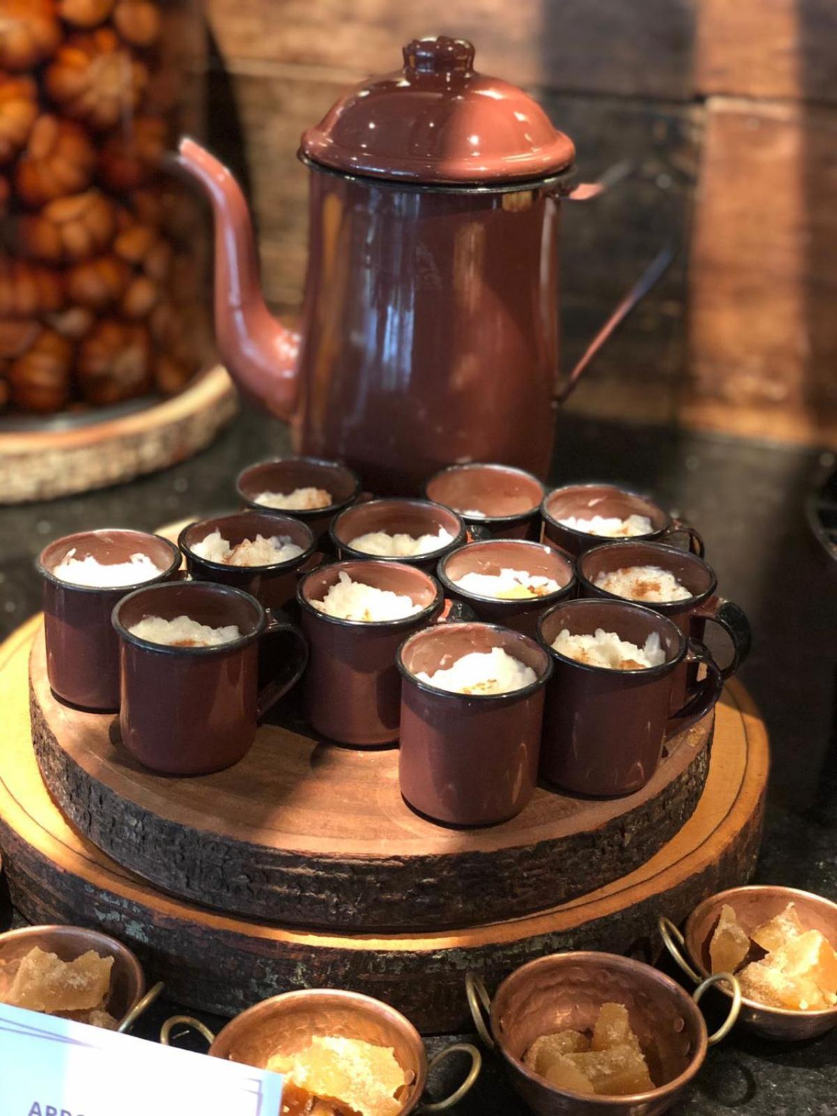 Royal Boutique Savassi Hotel بيلو هورزونتي المظهر الخارجي الصورة A selection of chocolate cups