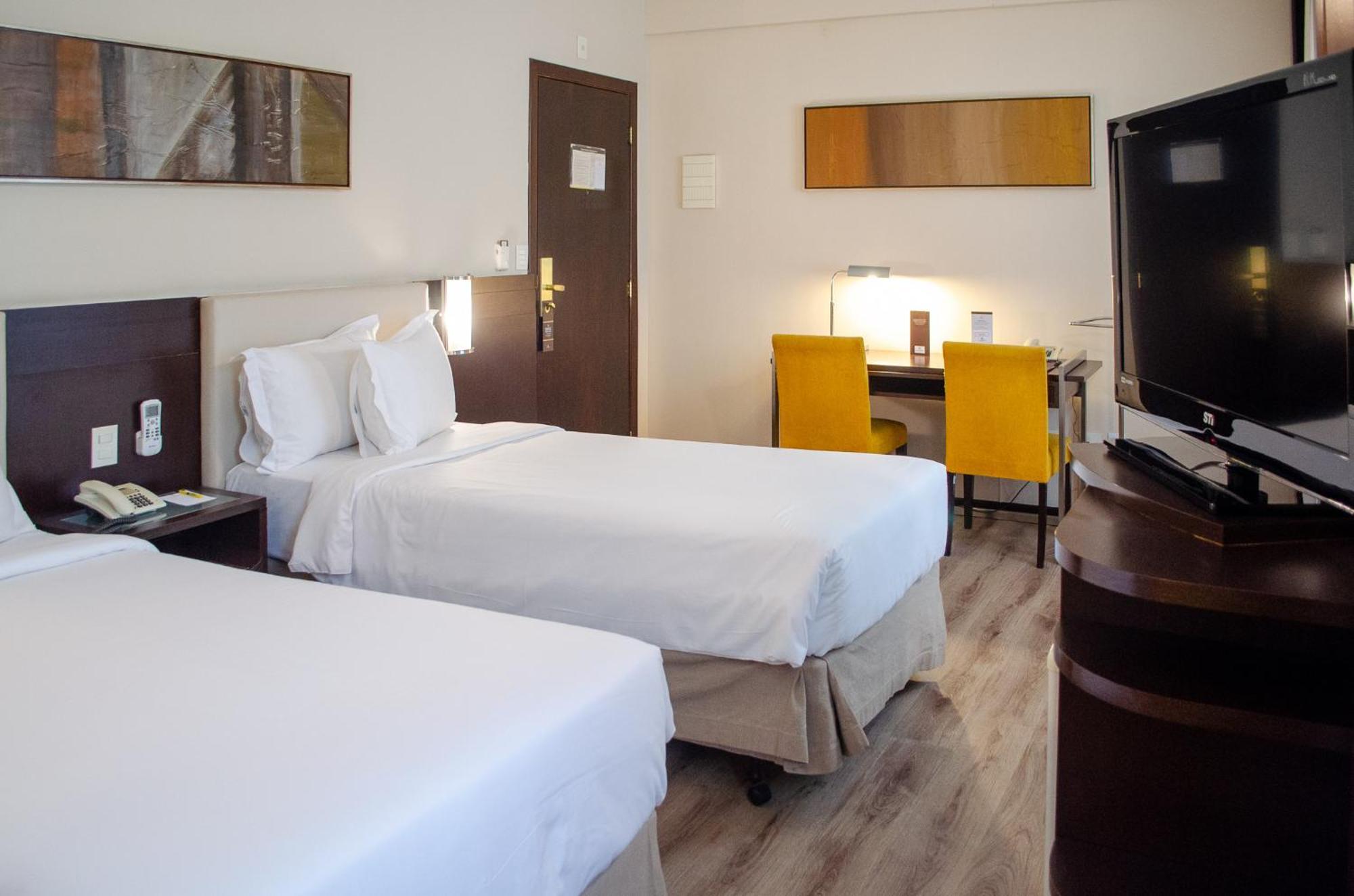 Royal Boutique Savassi Hotel بيلو هورزونتي المظهر الخارجي الصورة A typical room at the hotel